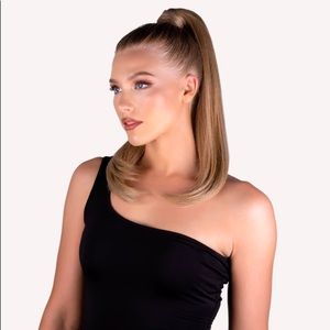 Insert Name Here (INH Hair) Lola Pony Ash Blonde